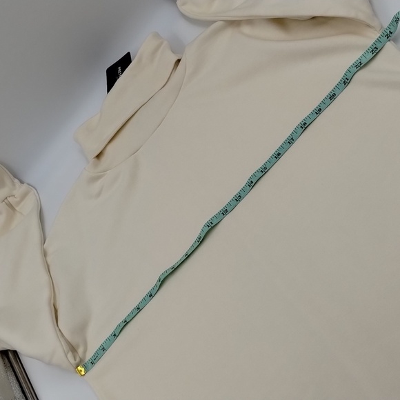 PrettyLittleThings Women's size 4 Cream Oversized Sweat Roll Neck Jumper… - Picture 9 of 10